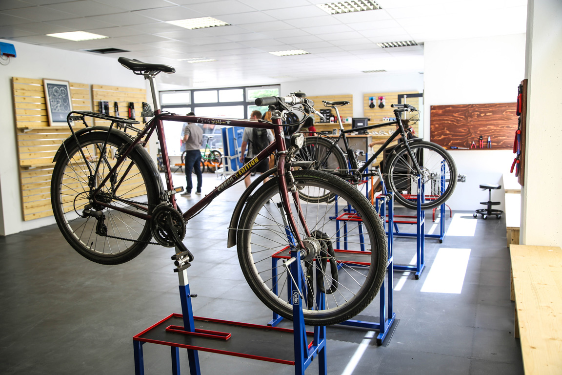 New Do-It-Yourself Bicycle Repair Shop In Reudnitz